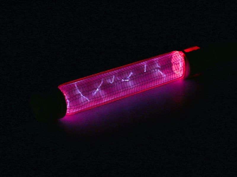 Lampada guida a eccimeri da 172 nm per finiture ultra opache facili da ottenere.